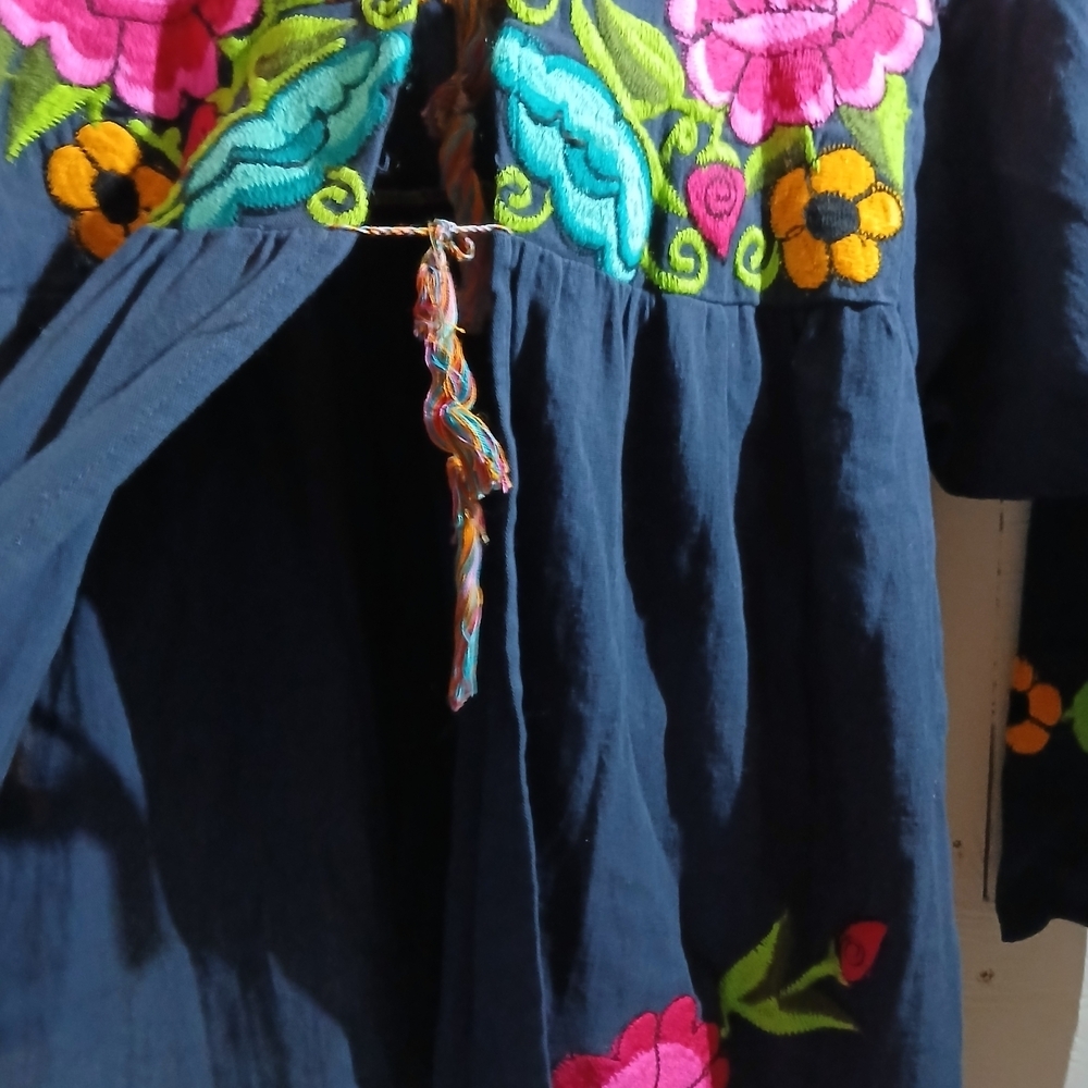 Floral Embroidered Tunic Top ( Bag U ) - Picture 5 of 6